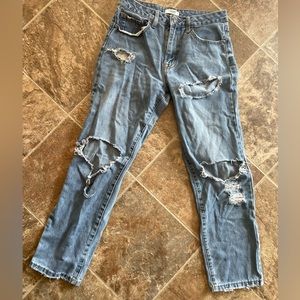 Forever 21 distressed blue denim jeans straight leg boyfriend fit. Size 26
